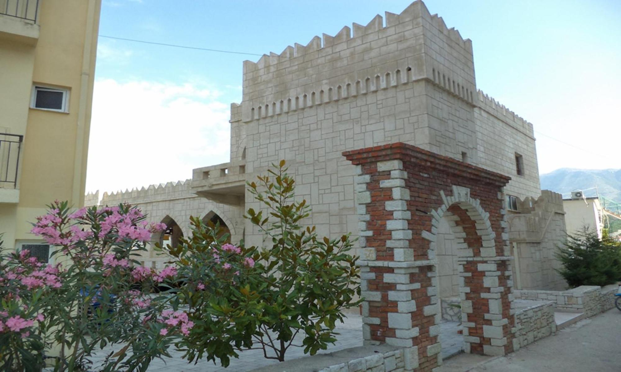 Castle Hotel Himare Exterior photo