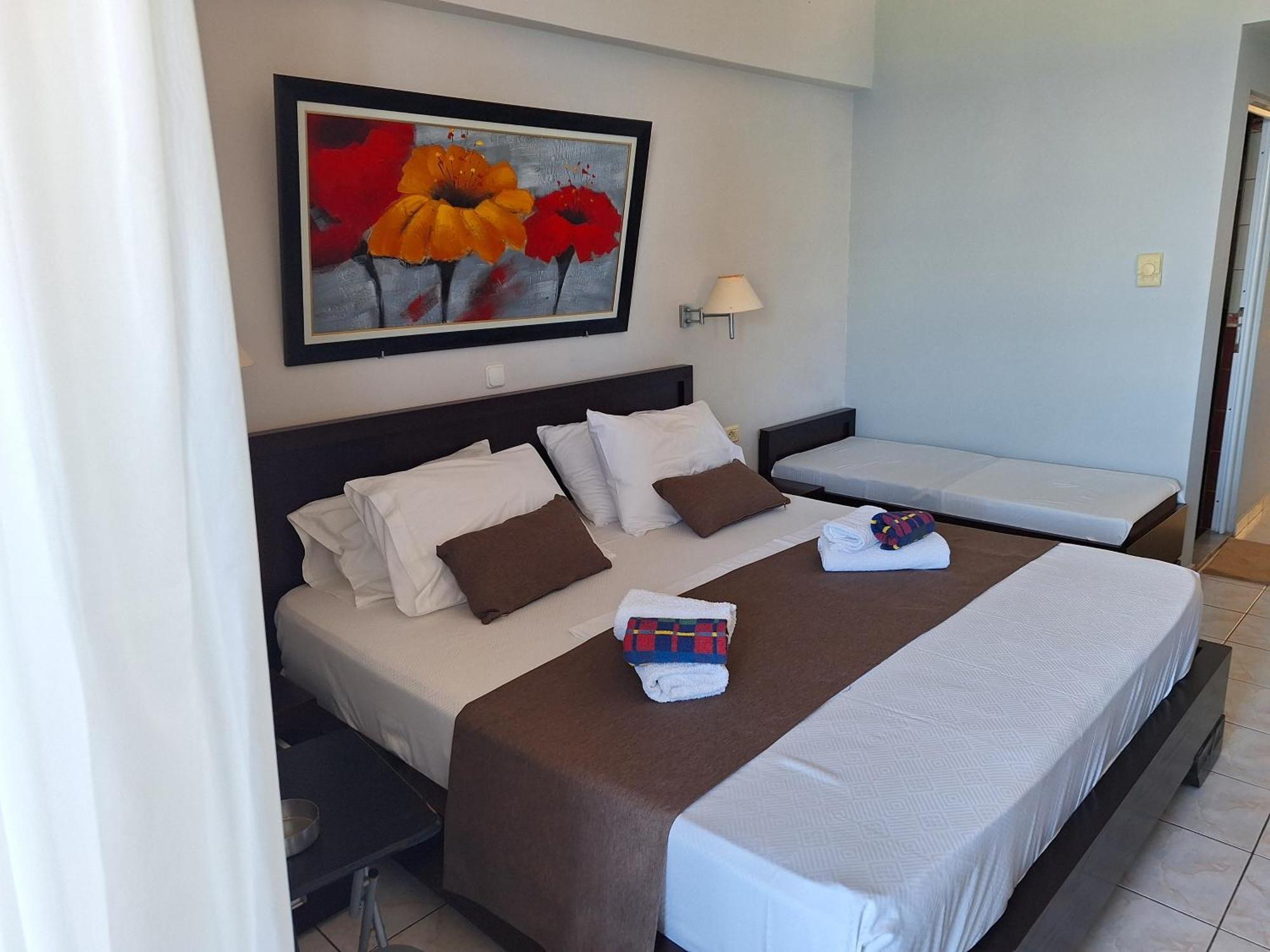 Castle Hotel Himare Exterior photo