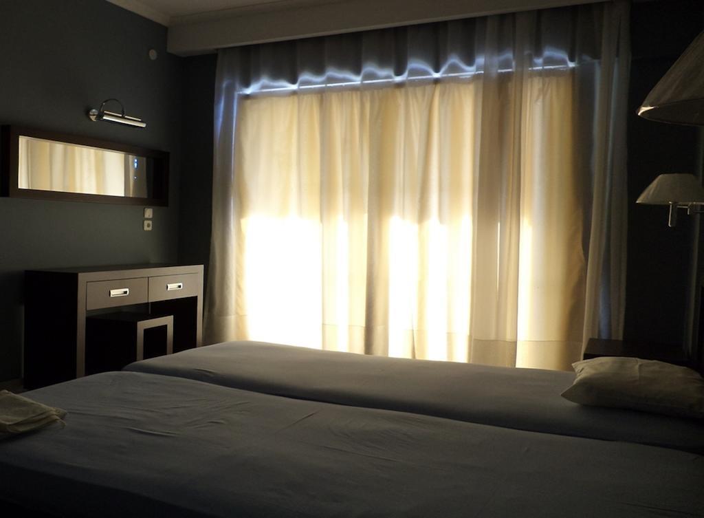Castle Hotel Himare Room photo