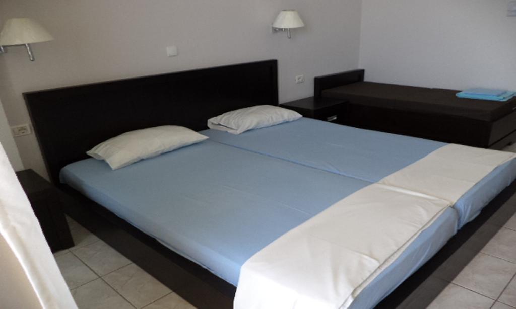 Castle Hotel Himare Room photo