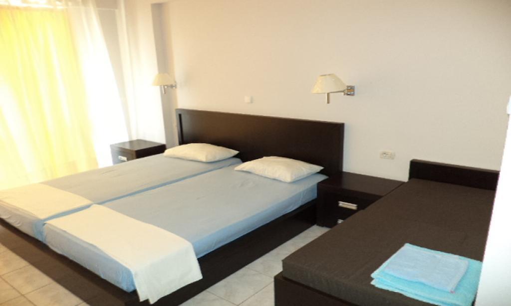 Castle Hotel Himare Room photo