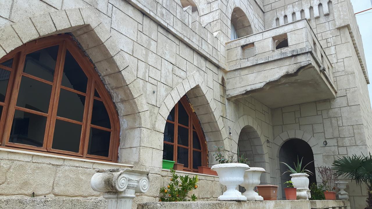 Castle Hotel Himare Exterior photo