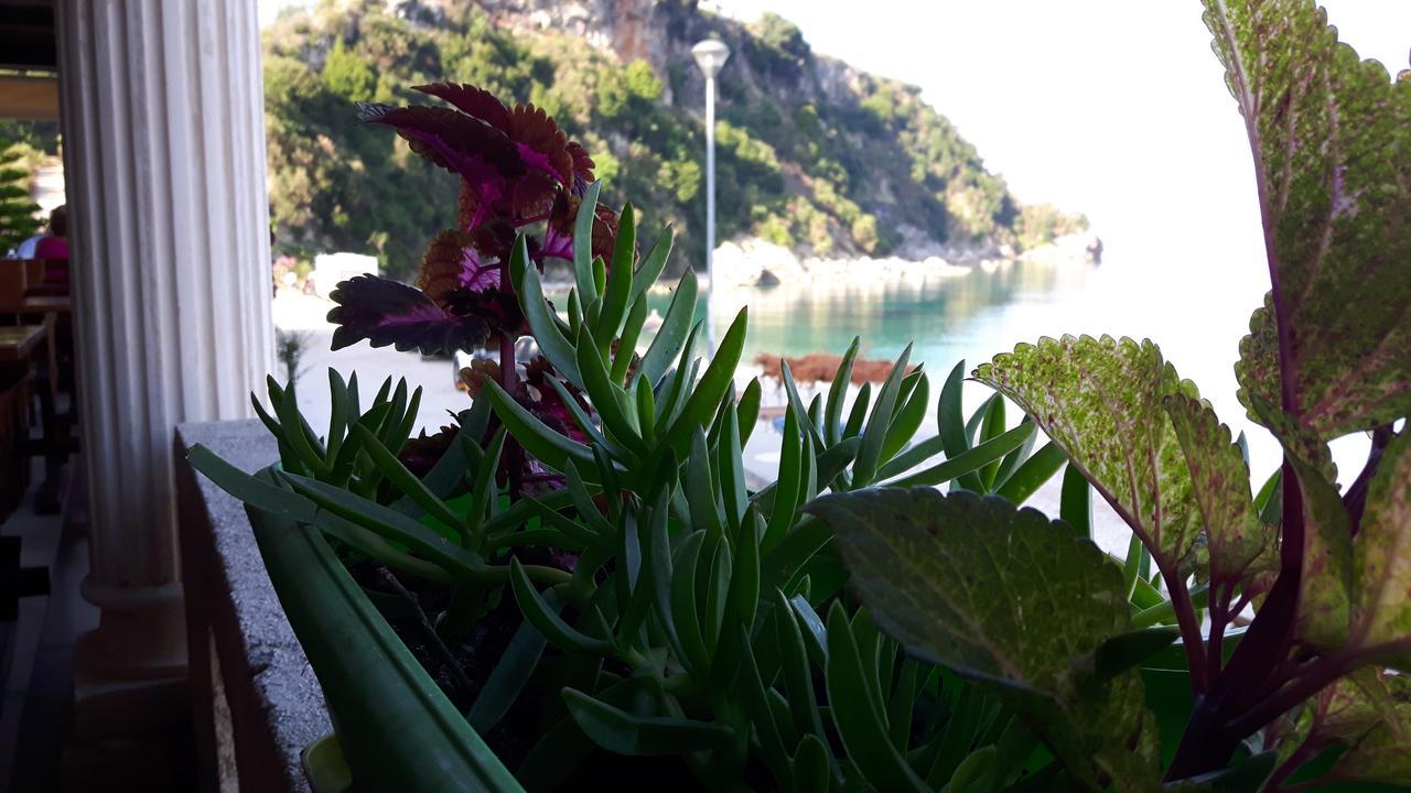 Castle Hotel Himare Exterior photo