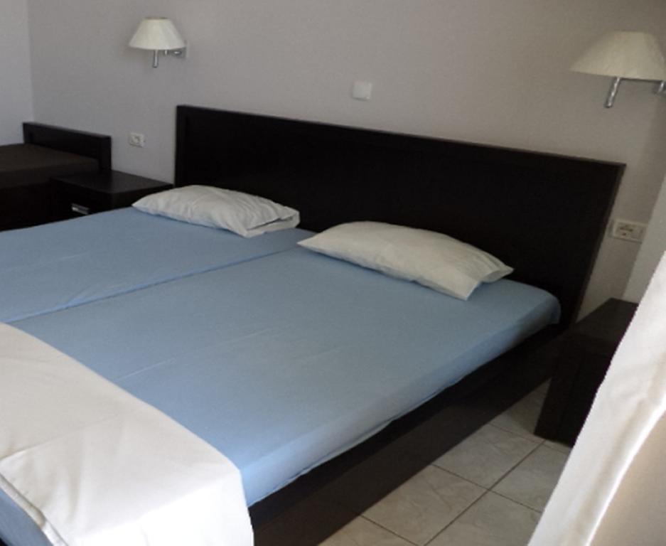 Castle Hotel Himare Room photo