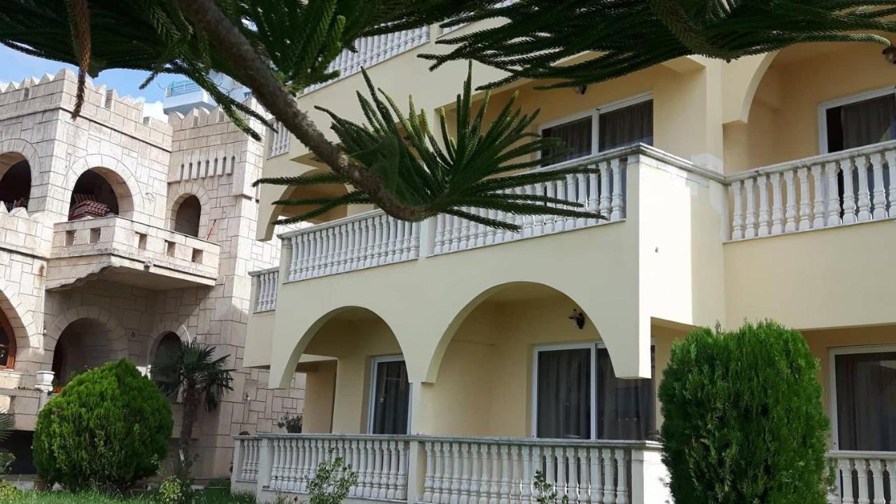 Castle Hotel Himare Exterior photo